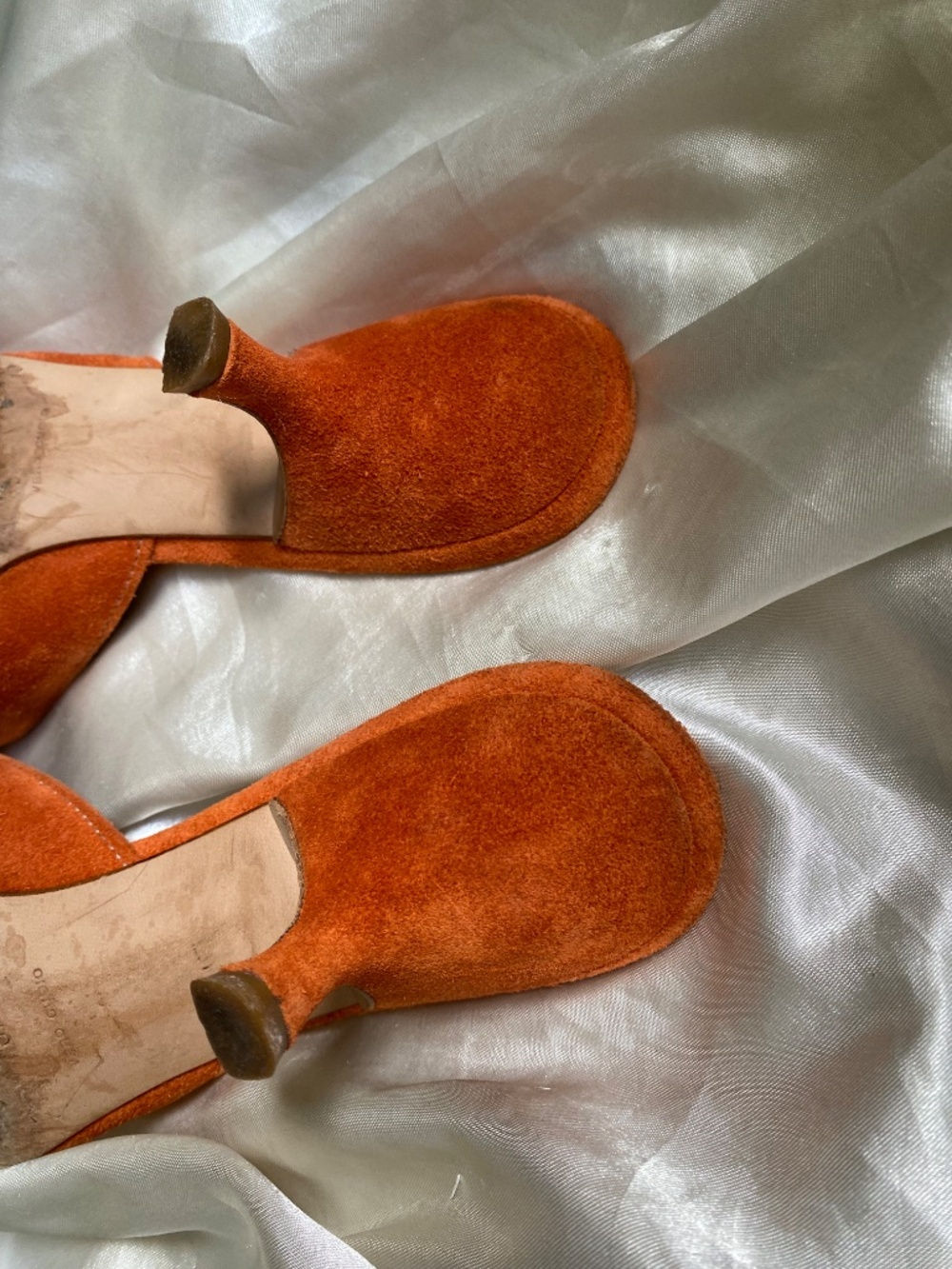 Vintage y2k Prada Orange Suede Chain Pointed Toe Kitten Heel Size 37 / 6.5/7 - Picture 9 of 9